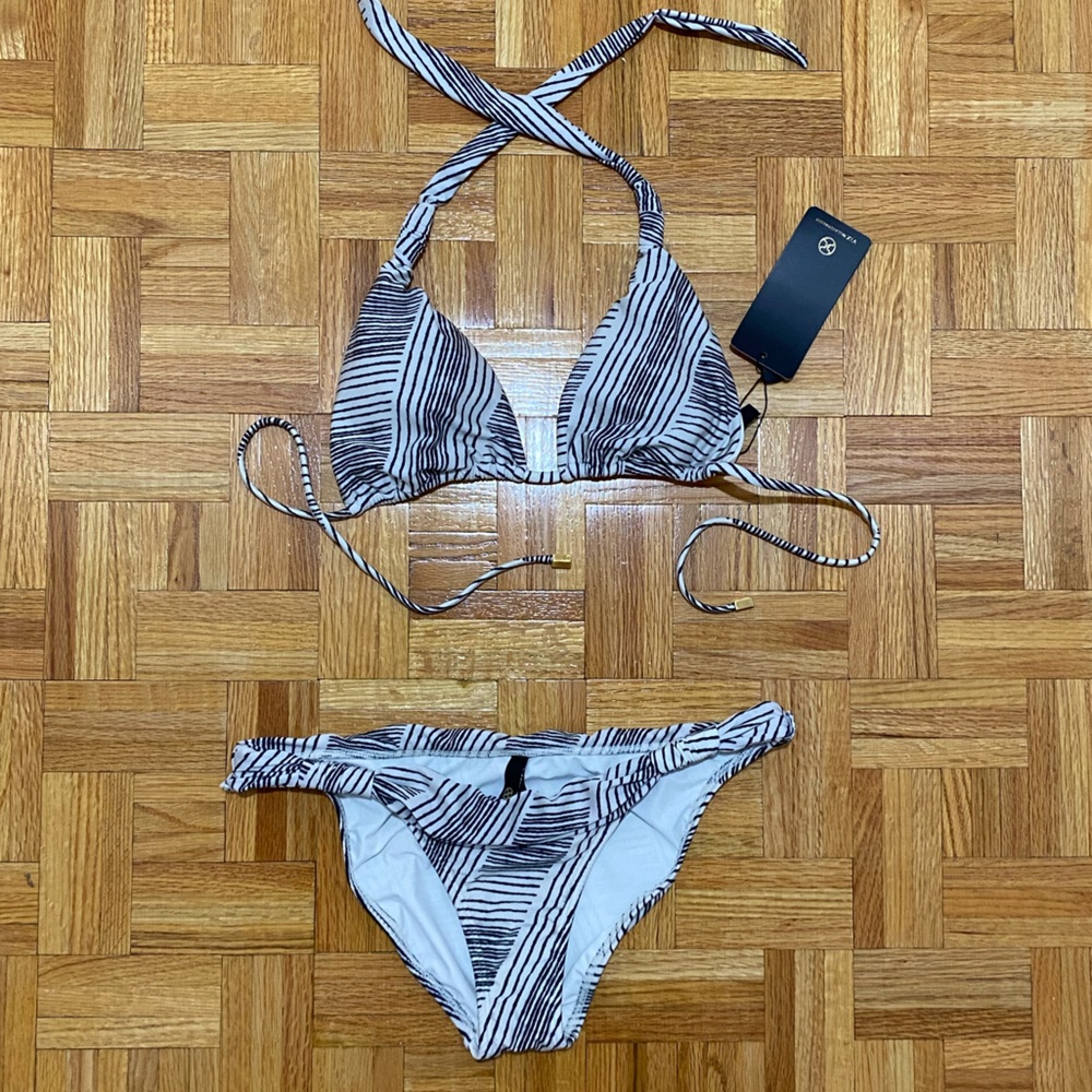 Vix Paula Hermanny Black and White Bikini Set - Size S top and M bottom